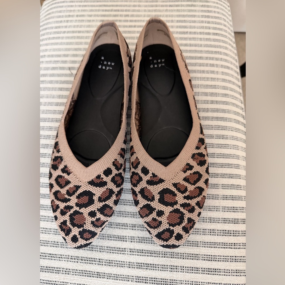 a new day Leopard Knit Pointed Toe Flats - Tan & Black